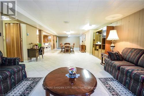 79 Kilgour Avenue, Welland, ON - Indoor Photo Showing Living Room