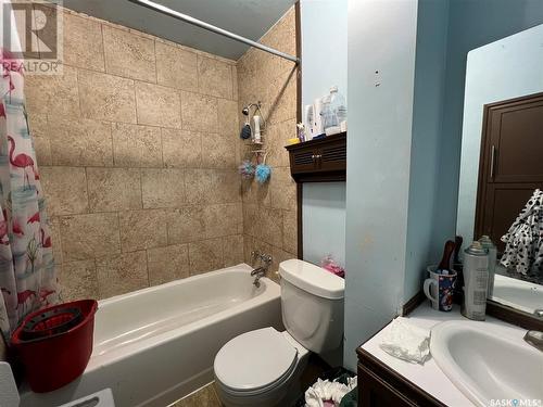 349 R Avenue S, Saskatoon, SK - Indoor Photo Showing Bathroom