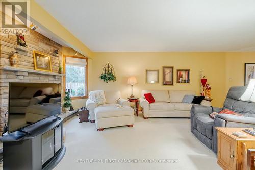 66 Nanette Crescent, London, ON - Indoor Photo Showing Living Room