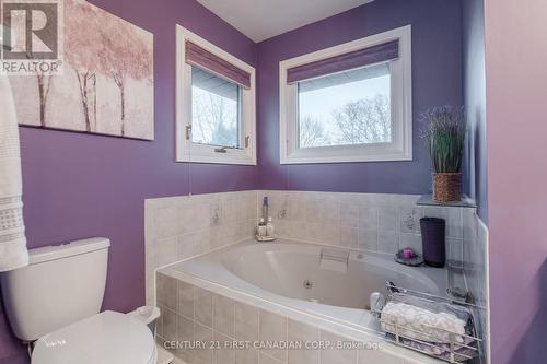 66 Nanette Crescent, London, ON - Indoor Photo Showing Bathroom