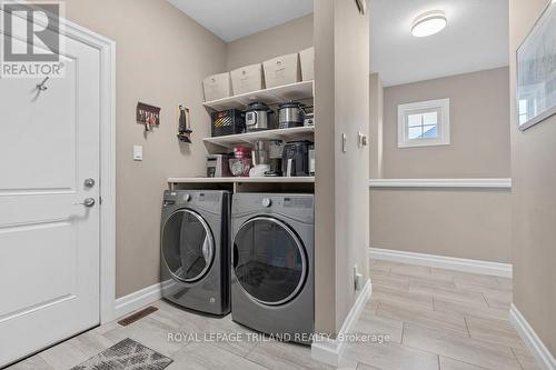 33 - 4700 Hamilton Road, Thames Centre (Dorchester), ON - Indoor Photo Showing Laundry Room