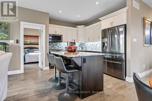 33 - 4700 Hamilton Road, Thames Centre (Dorchester), ON - Indoor Photo Showing Kitchen With Stainless Steel Kitchen With Upgraded Kitchen