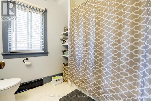 231 Mellanby Avenue, Port Colborne (877 - Main Street), ON - Indoor Photo Showing Bathroom