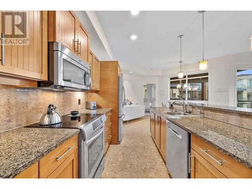 1933 Ambrosi Road Unit# 308, Kelowna, BC - Indoor Photo Showing Kitchen With Double Sink With Upgraded Kitchen