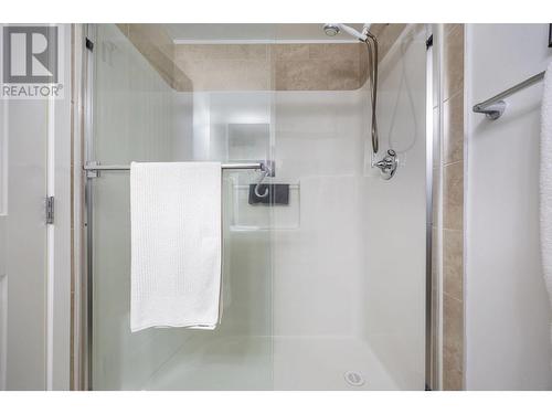 1933 Ambrosi Road Unit# 308, Kelowna, BC - Indoor Photo Showing Bathroom