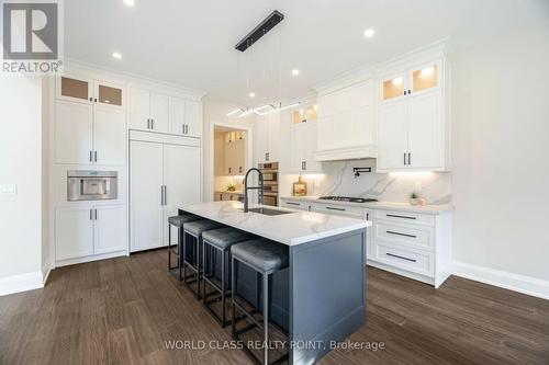 560 Woodview Road, Burlington, ON - Indoor Photo Showing Kitchen With Upgraded Kitchen