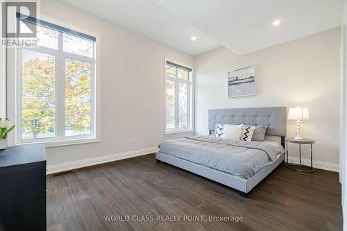 560 Woodview Road, Burlington, ON - Indoor Photo Showing Bedroom