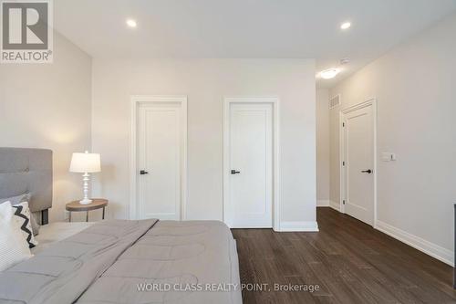 560 Woodview Road, Burlington, ON - Indoor Photo Showing Bedroom