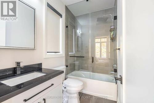 560 Woodview Road, Burlington, ON - Indoor Photo Showing Bathroom