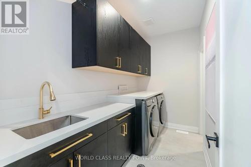 560 Woodview Road, Burlington, ON - Indoor Photo Showing Laundry Room