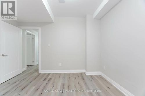 560 Woodview Road, Burlington, ON - Indoor Photo Showing Other Room