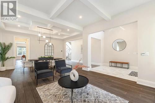 560 Woodview Road, Burlington, ON - Indoor Photo Showing Living Room