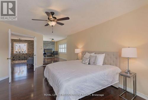 2857 Termini Terrace, Mississauga, ON - Indoor Photo Showing Bedroom