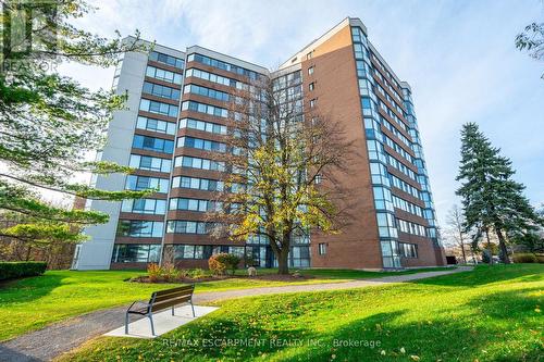 610 - 1230 Marlborough Court, Oakville, ON - Outdoor With Facade