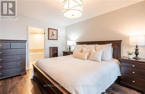 610 - 1230 Marlborough Court, Oakville, ON - Indoor Photo Showing Bedroom