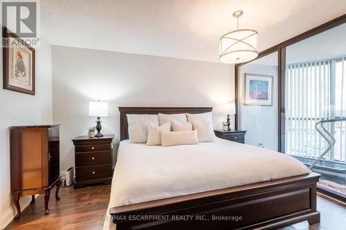 610 - 1230 Marlborough Court, Oakville, ON - Indoor Photo Showing Bedroom