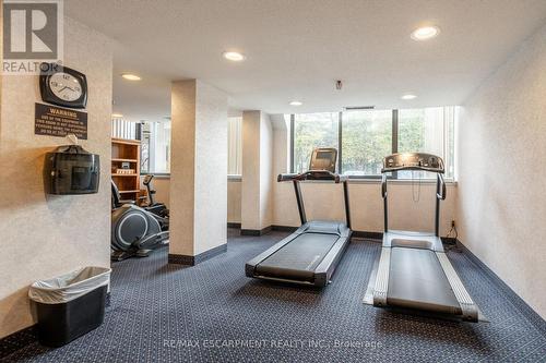 610 - 1230 Marlborough Court, Oakville, ON - Indoor Photo Showing Gym Room