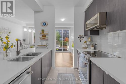 26 - 50 Edinburgh Drive, Brampton, ON - Indoor Photo Showing Kitchen With Stainless Steel Kitchen With Double Sink With Upgraded Kitchen