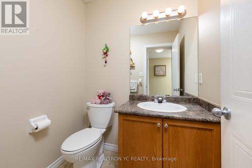 244 Brunswick Avenue, London, ON - Indoor Photo Showing Bathroom