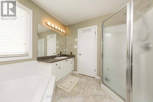 244 Brunswick Avenue, London, ON - Indoor Photo Showing Bathroom