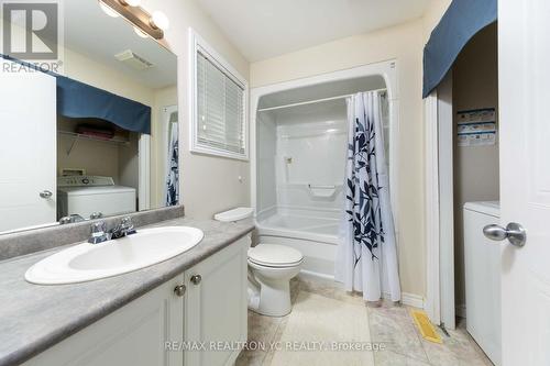 244 Brunswick Avenue, London, ON - Indoor Photo Showing Bathroom