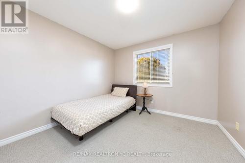 244 Brunswick Avenue, London, ON - Indoor Photo Showing Bedroom