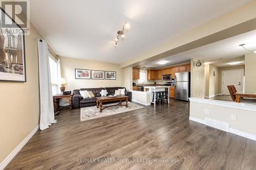 244 Brunswick Avenue, London, ON - Indoor Photo Showing Living Room