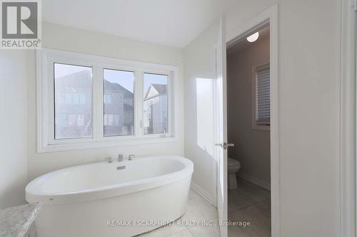 14 Station Drive, Cavan Monaghan, ON - Indoor Photo Showing Bathroom