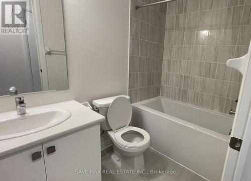 712 - 585 Colborne Street E, Brantford, ON - Indoor Photo Showing Bathroom