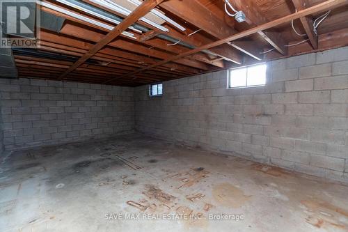 1163 Algonquin Boulevard, Peterborough, ON - Indoor Photo Showing Garage