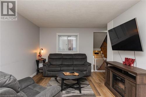 850 Lakeshore Drive Unit# 19, North Bay, ON - Indoor Photo Showing Living Room