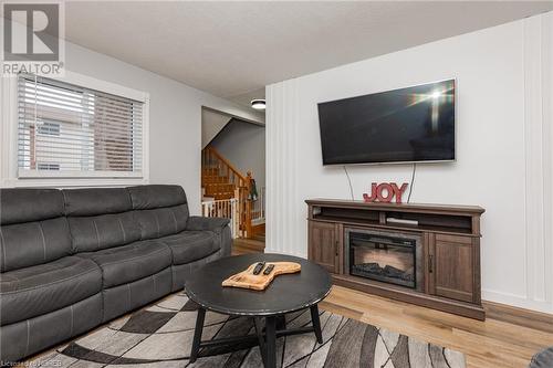 850 Lakeshore Drive Unit# 19, North Bay, ON - Indoor Photo Showing Living Room