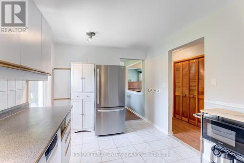 108 Corby Crescent, Brampton, ON - Indoor Photo Showing Kitchen