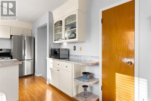 30 Hammond Road, Regina, SK - Indoor Photo Showing Kitchen