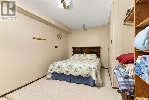 30 Hammond Road, Regina, SK - Indoor Photo Showing Bedroom