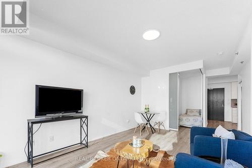 707 - 195 Bonis Avenue, Toronto, ON - Indoor Photo Showing Living Room