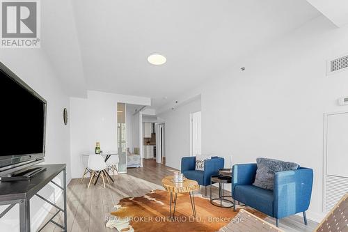 707 - 195 Bonis Avenue, Toronto, ON - Indoor Photo Showing Living Room