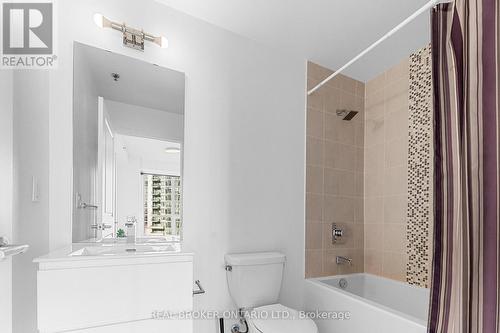 707 - 195 Bonis Avenue, Toronto, ON - Indoor Photo Showing Bathroom