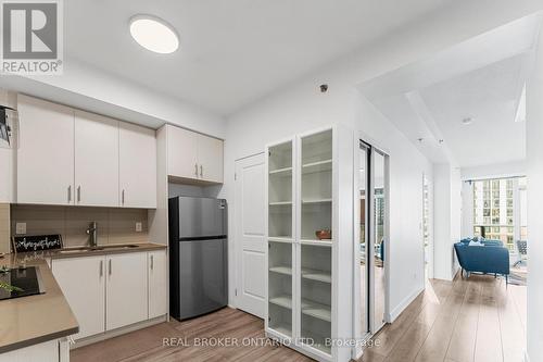 707 - 195 Bonis Avenue, Toronto, ON - Indoor Photo Showing Kitchen With Stainless Steel Kitchen With Double Sink