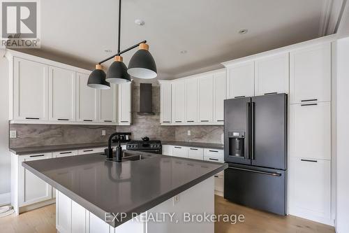 8 Philips Lake Court, Richmond Hill, ON - Indoor Photo Showing Kitchen With Double Sink