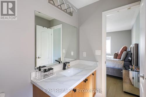 8 Philips Lake Court, Richmond Hill, ON - Indoor Photo Showing Bathroom