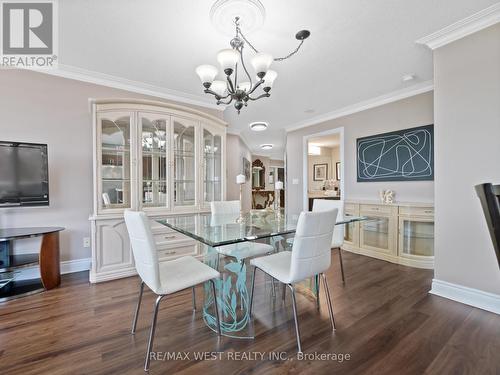 309 - 7 North Park Road, Vaughan, ON - Indoor Photo Showing Dining Room