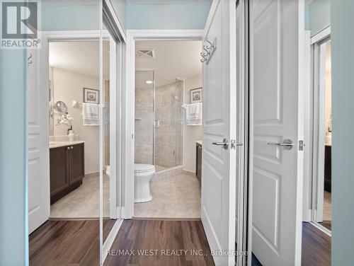 309 - 7 North Park Road, Vaughan, ON - Indoor Photo Showing Bathroom