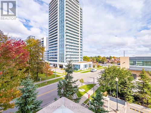 309 - 7 North Park Road, Vaughan, ON - Outdoor With Facade