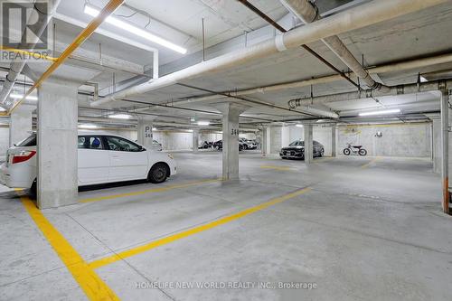 86 - 18 Clark Avenue W, Vaughan, ON - Indoor Photo Showing Garage