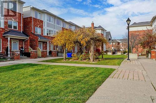 86 - 18 Clark Avenue W, Vaughan, ON - Outdoor