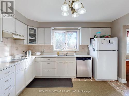 534 Varney Road, Georgina, ON - Indoor Photo Showing Kitchen With Double Sink