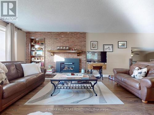 534 Varney Road, Georgina, ON - Indoor Photo Showing Living Room With Fireplace