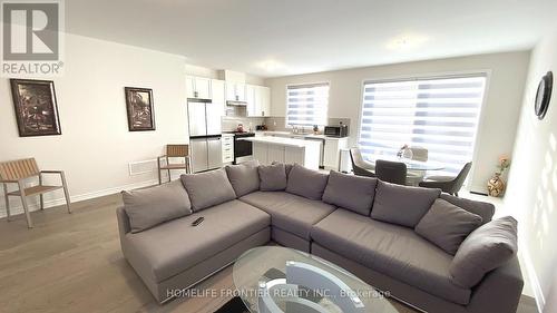 93 Sun Valley Avenue, Wasaga Beach, ON - Indoor Photo Showing Living Room