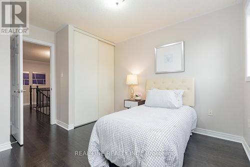 227 Esther Drive, Barrie, ON - Indoor Photo Showing Bedroom